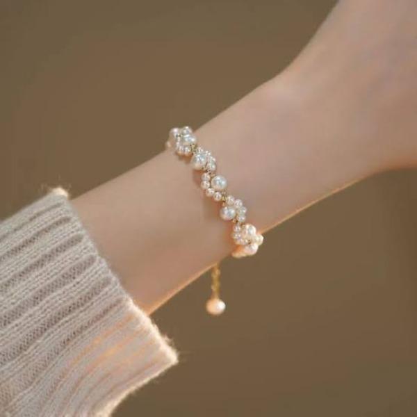 Trendy Fashion Bracelet – Lightweight Handmade Jewelry for Women & Girls